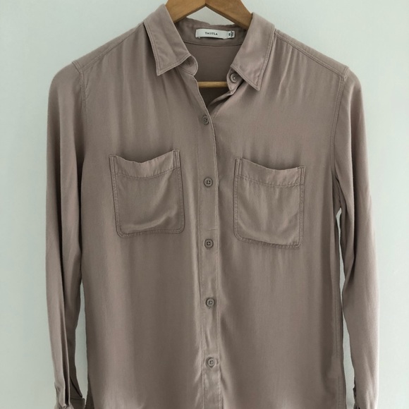 Aritzia Talula button long sleeve shirt - Picture 2 of 4